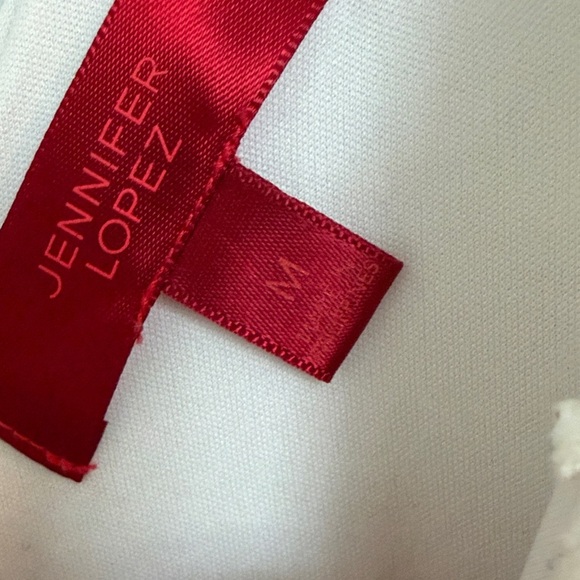 Jennifer Lopez White Textured  Knit | Size M | Subtle Sparkle - Picture 3 of 6